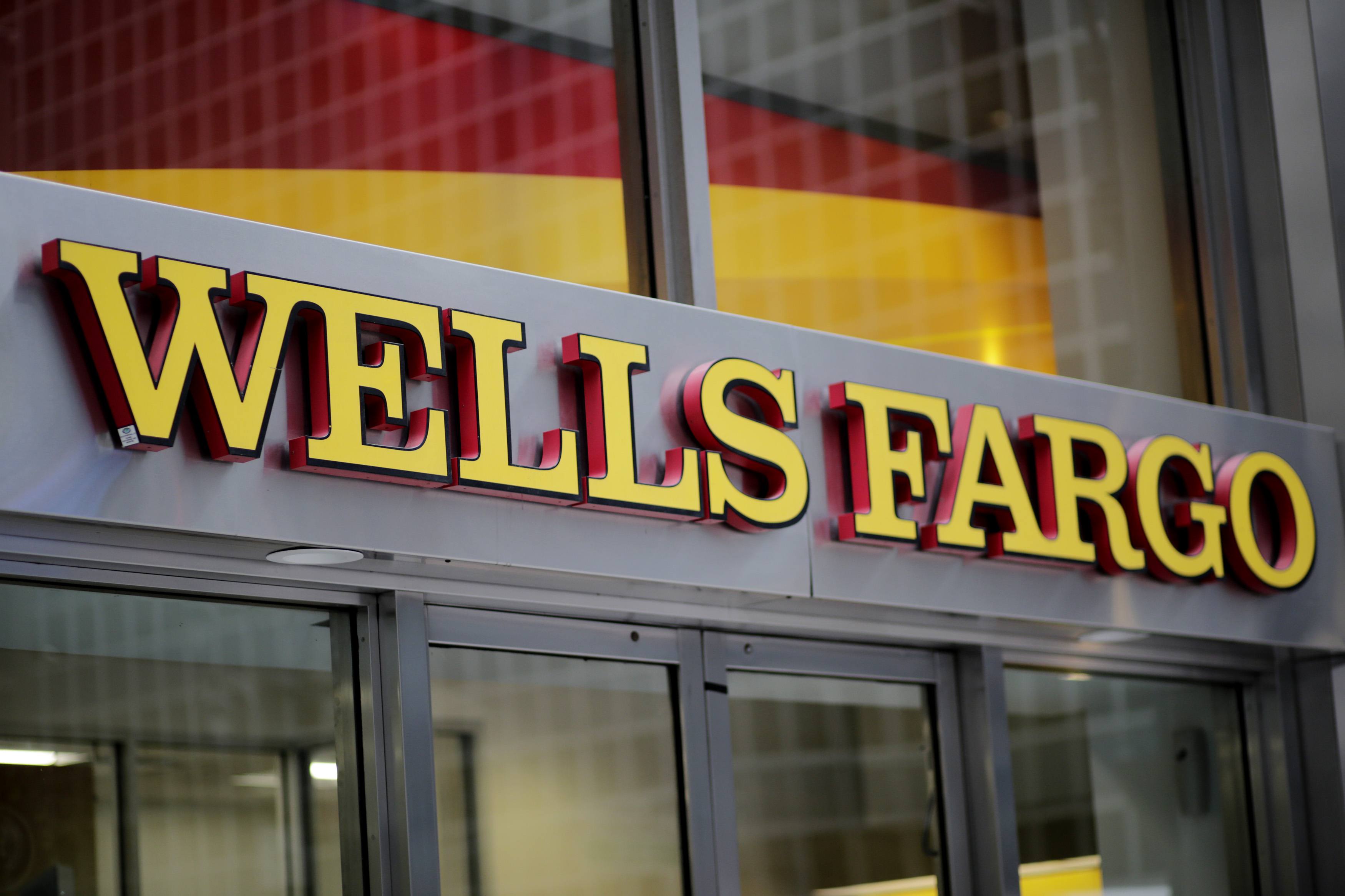Guilty plea by former Wells Fargo retail chief in fake accounts scandal ...