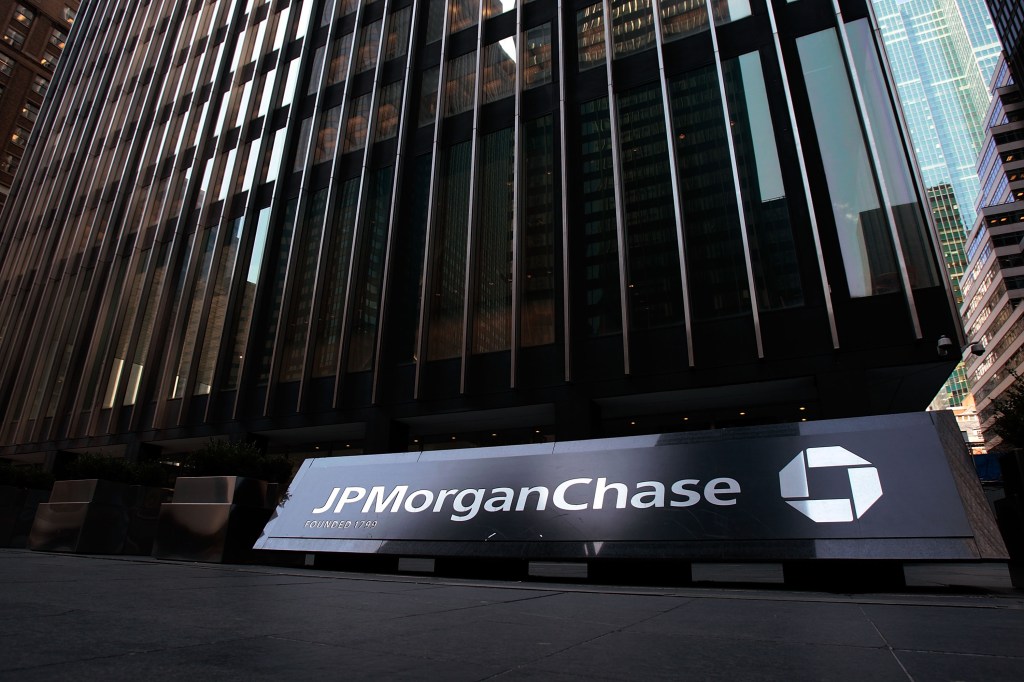JPMorgan expects to pay $350m penalty over trade reporting gaps