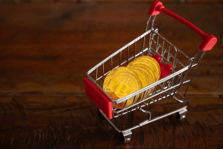 Texas apparel company sues SEC over its airdropped token