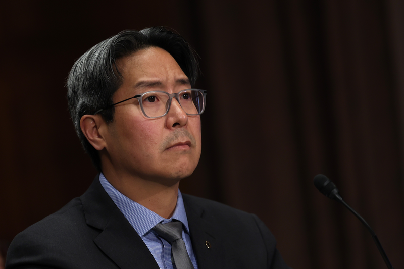 Acting Comptroller Hsu calls for labeling of 'systemically important banks’