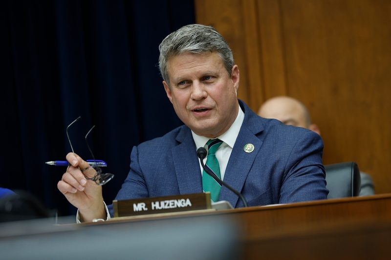 House reintroduces bill allowing RIAs to transmit electronic documents by default