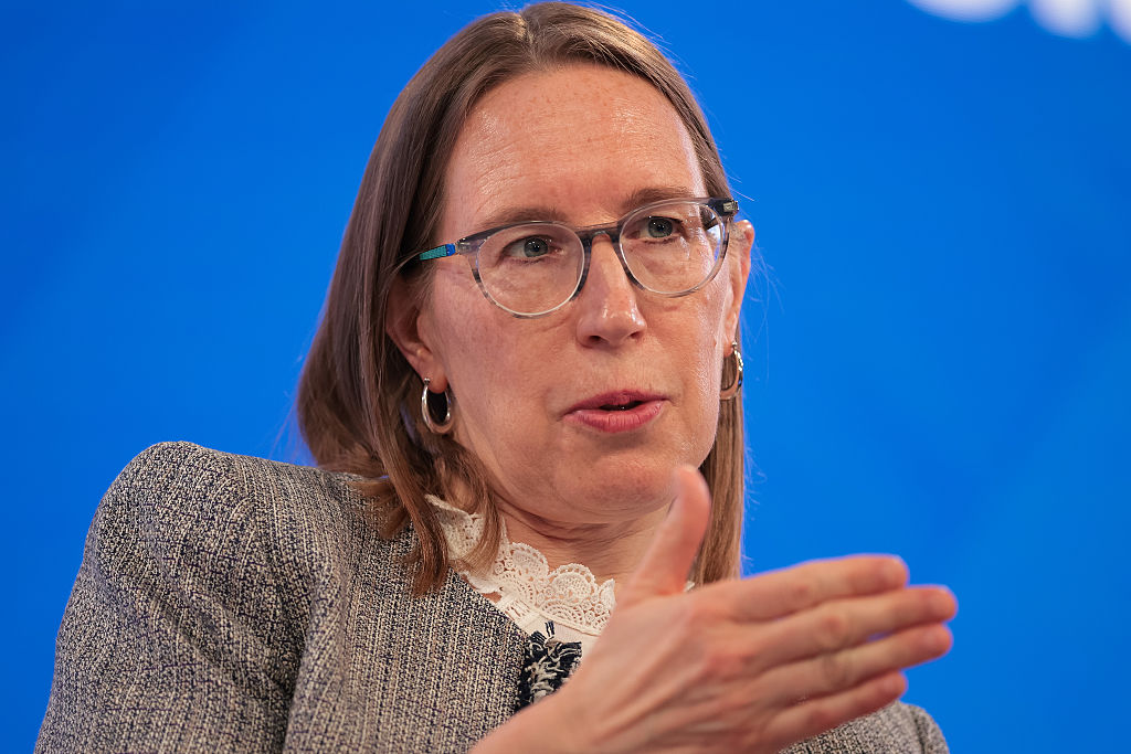 Hester Peirce at UK Guildhall speaks of cross-border digital assets sandbox