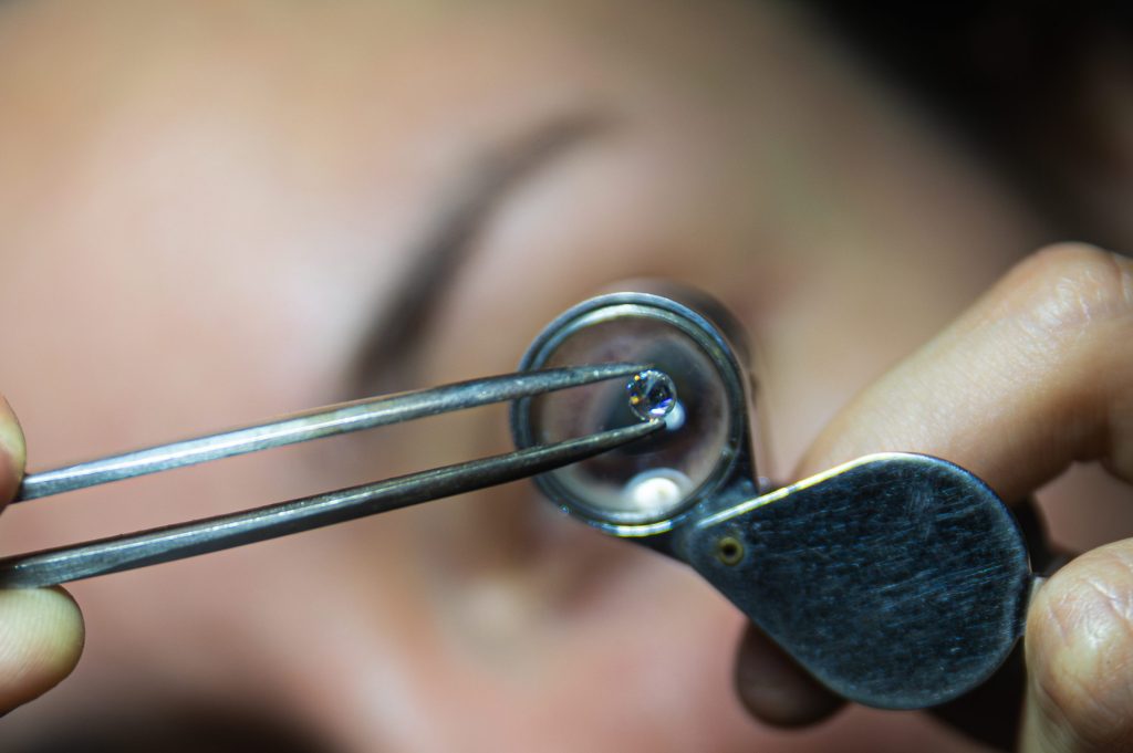 FINTRAC fines jewelry chain $264,000 for AML compliance failures
