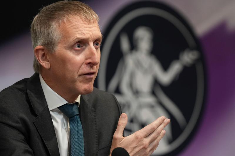 Relaxing bank leverage rules carries real risk, BoE warns