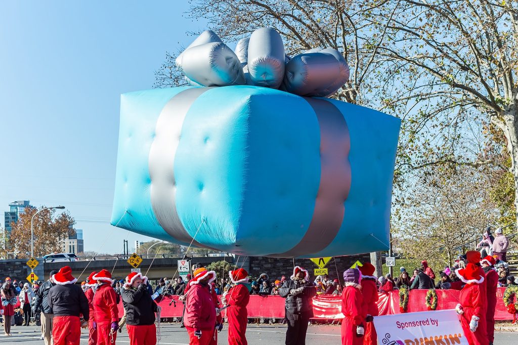 Tied with a bow: FINRA's gift limit goes from $100 to $300