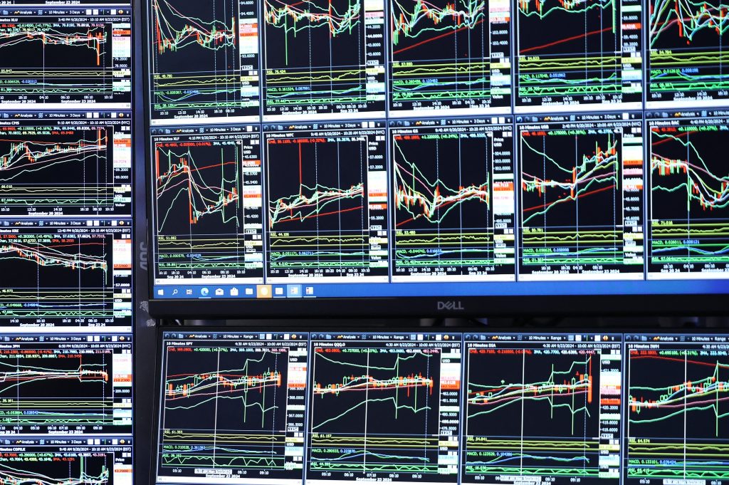 SEC tackles active ETFs and fund merger fees