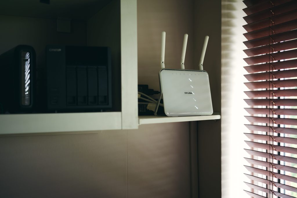 Federal agencies given 18 months to remove unsupported edge devices