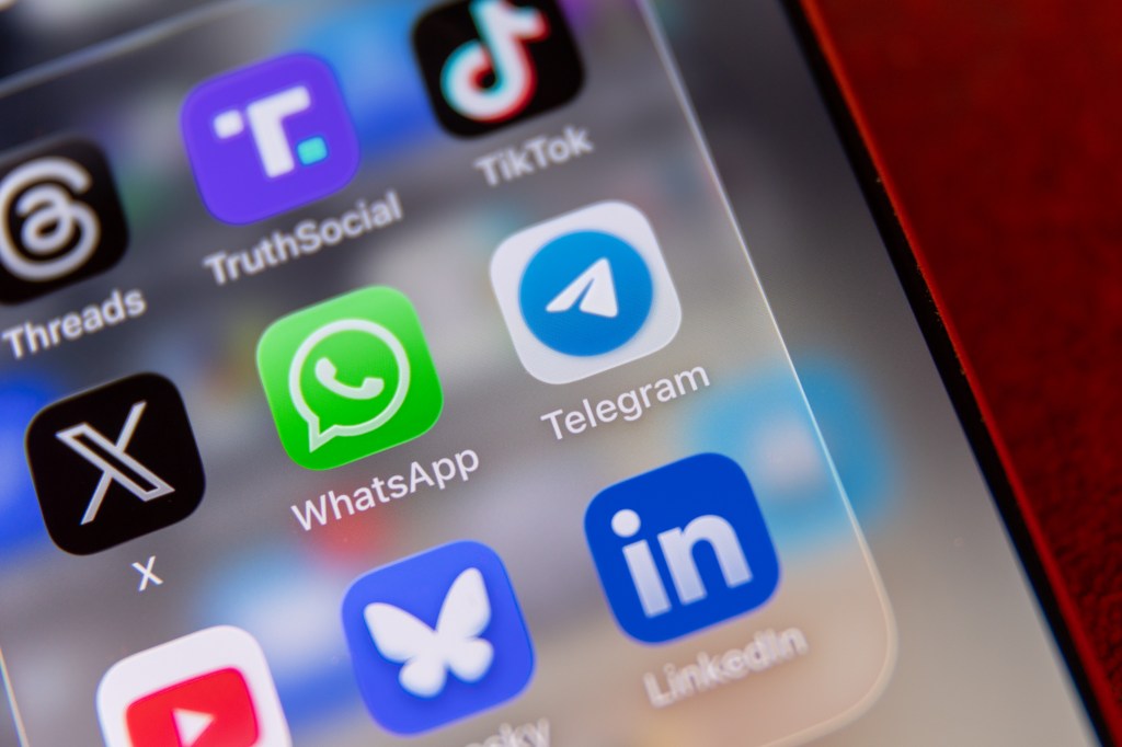 Apex and SEC battle over firm's off-channel comms settlement