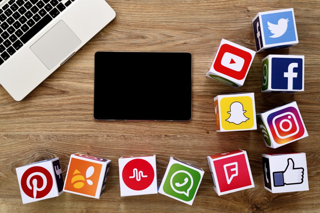 UK to pilot social media bans, time limits, and curfews for teenagers