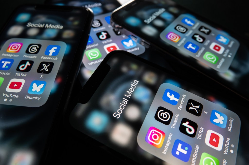 World regulators tackle investor fraud lurking in social media