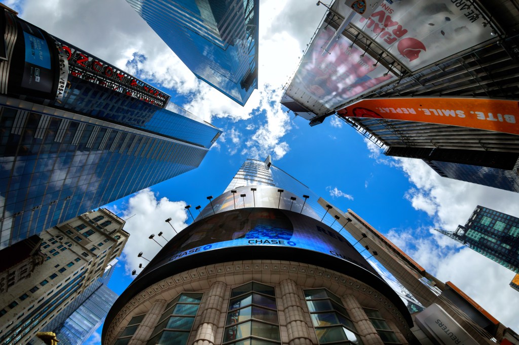 SEC raises qualified client thresholds for performance fees effective June 2026