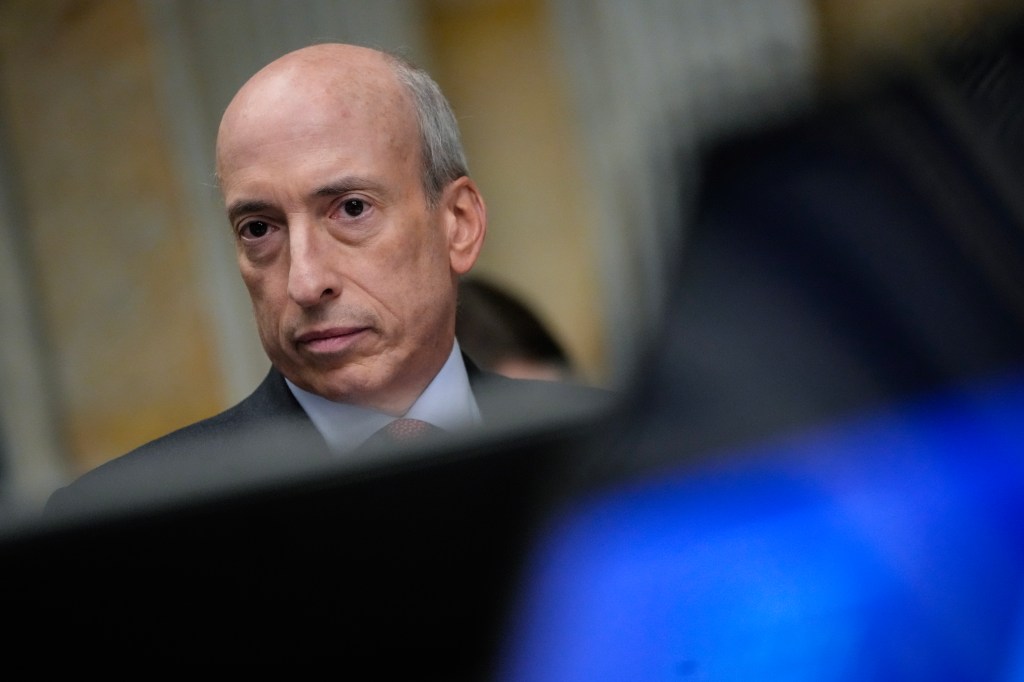 SEC settles Coinbase suit over lost Gensler texts