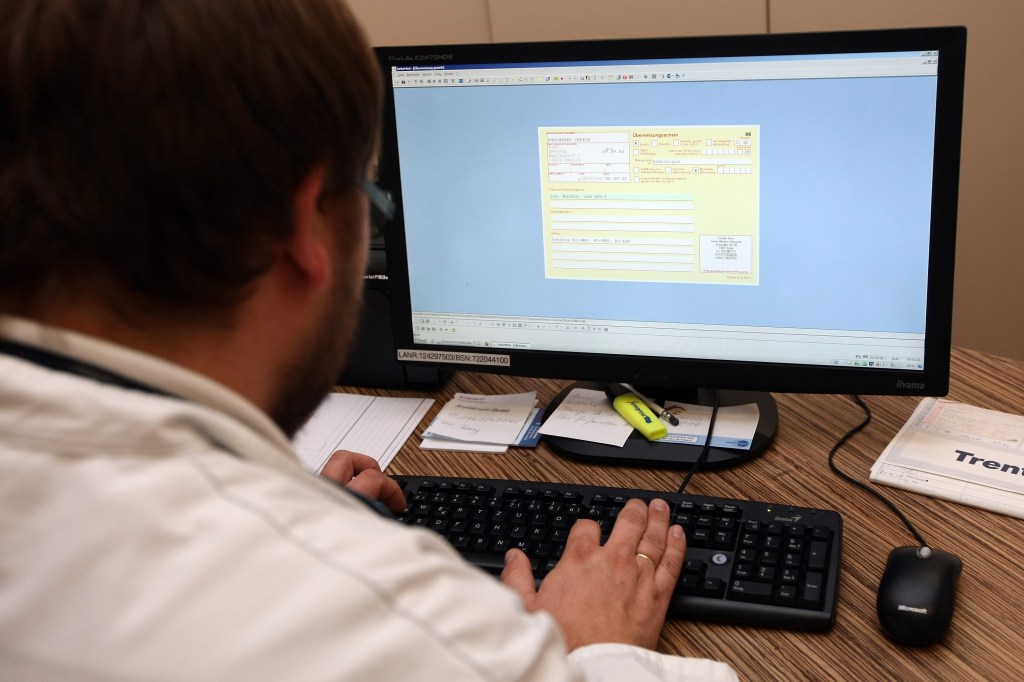CMS plans 2027 Medicare changes to boost value‑based care