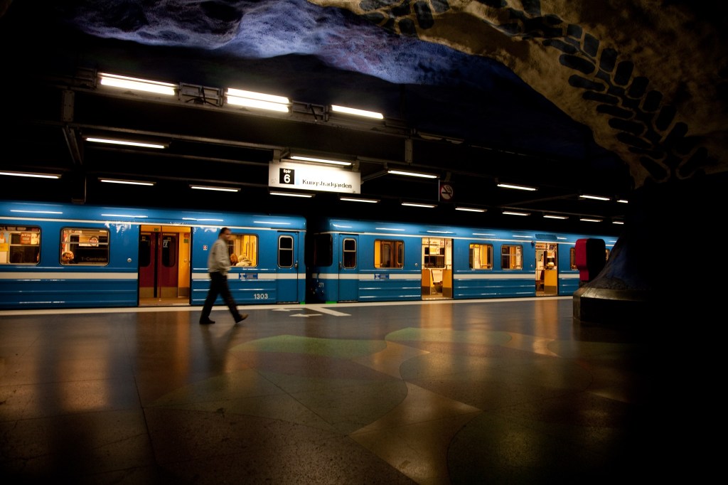 Swedish FSA flags 197 suspected actors behind AI-driven investment fraud