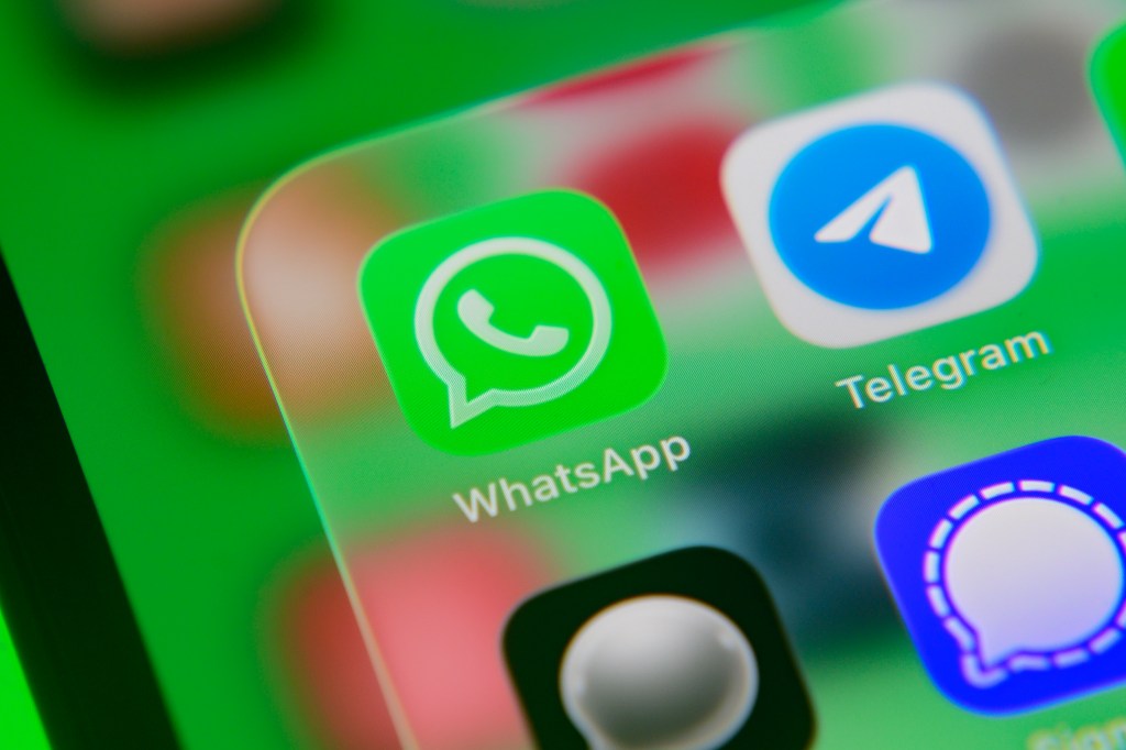 Swaps trader penalized for deleting messages